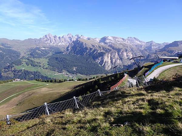 多洛米蒂健行之旅:義大利加爾代納山谷綠野遊蹤--錢皮諾伊(C