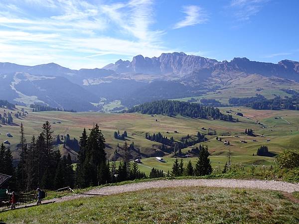 多洛米蒂健行之旅:義大利加爾代納山谷休斯草原(Alpe di