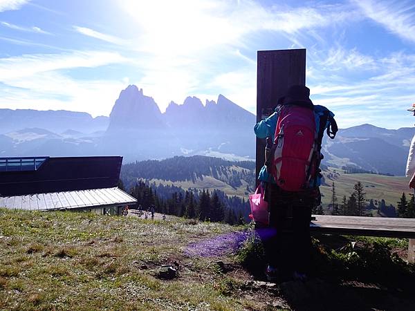 多洛米蒂健行之旅:義大利加爾代納山谷休斯草原(Alpe di