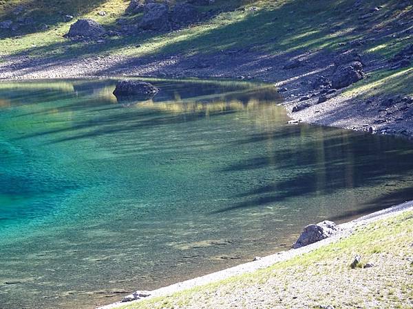 多洛米蒂健行之旅:義大利迷人翡翠綠寶石卡雷扎湖(Lago d