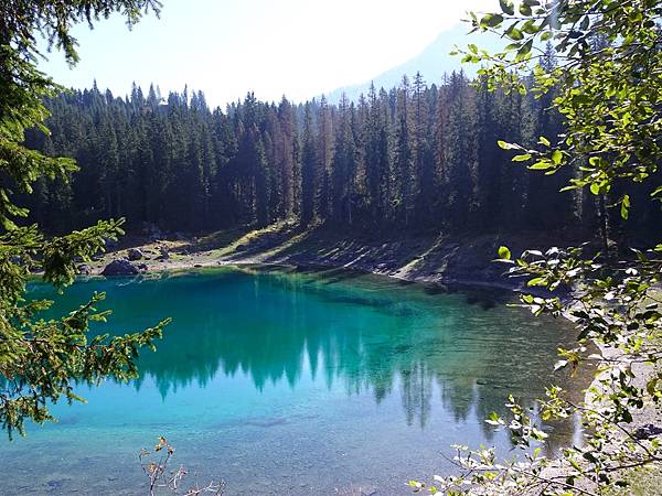 多洛米蒂健行之旅:義大利迷人翡翠綠寶石卡雷扎湖(Lago d