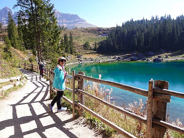 多洛米蒂健行之旅:義大利迷人翡翠綠寶石卡雷扎湖(Lago d