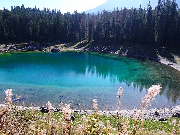 多洛米蒂健行之旅:義大利迷人翡翠綠寶石卡雷扎湖(Lago d