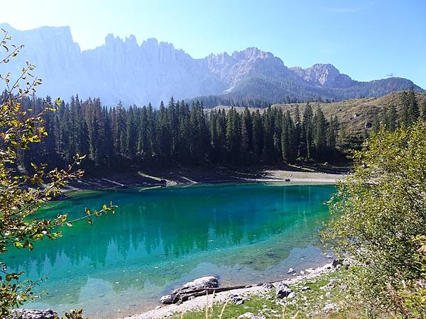 多洛米蒂健行之旅:義大利迷人翡翠綠寶石卡雷扎湖(Lago d