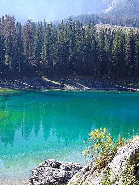 多洛米蒂健行之旅:義大利迷人翡翠綠寶石卡雷扎湖(Lago d