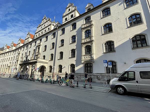 多洛米蒂健行之旅:德國慕尼黑(Munich)老城區古典風華.