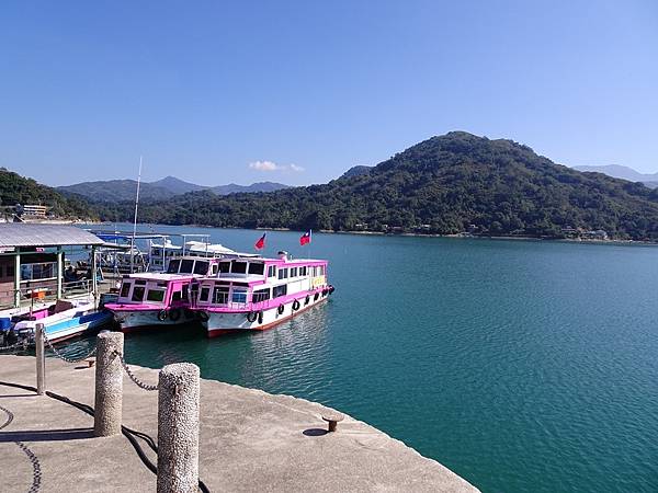 阿姆坪生態公園遊艇碼頭.「環湖咖啡‧好食」景觀餐廳