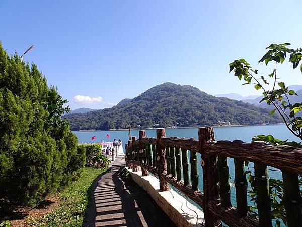 阿姆坪生態公園遊艇碼頭.「環湖咖啡‧好食」景觀餐廳