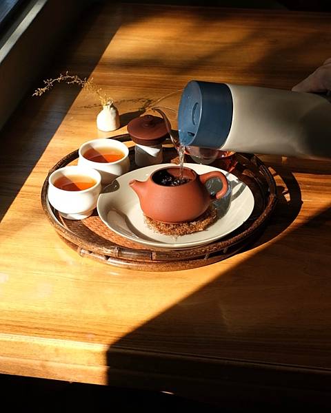 台南隱藏版下午茶,隱身於市區巷弄內的超美茶館,現泡純茶搭配當