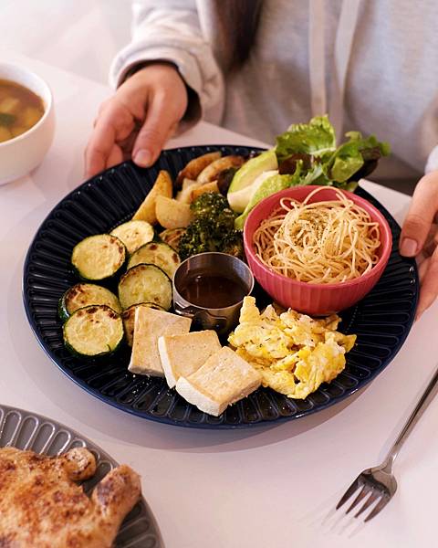 台南美食，成大商圈白色系輕食沙拉專賣店杉SHAN，近期推出早