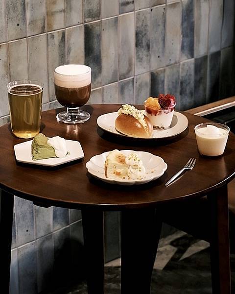 台南不限時有插座咖啡廳，店內有鹹食、甜點、咖啡及現磨現萃的茶