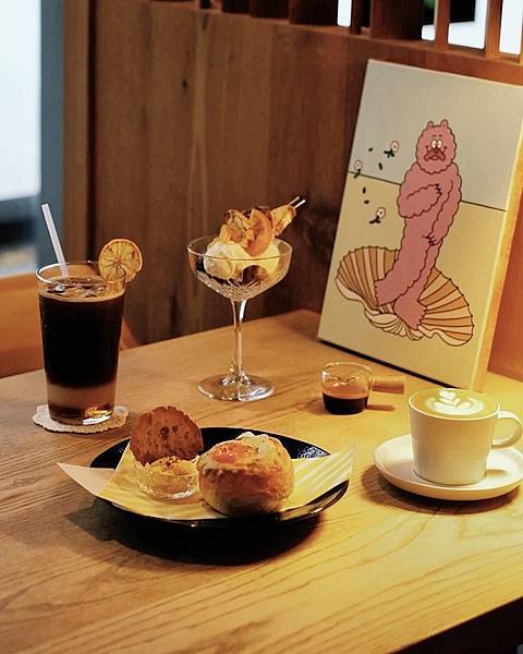 台南東區咖啡廳，虫二咖啡藏身住宅區，有早午餐、插座及WIFI