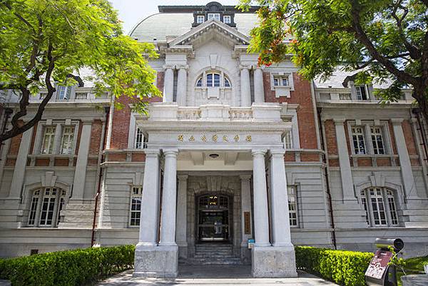 台南屏東婚紗景點推薦:國立台灣文學館 台南屏東婚紗景點推薦:國立台灣文學館