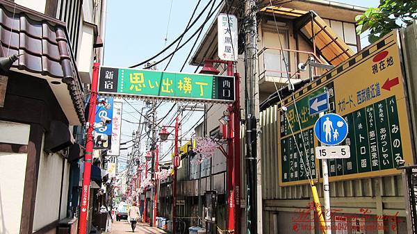 新宿東寶大樓哥吉拉