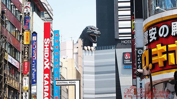 新宿東寶大樓哥吉拉