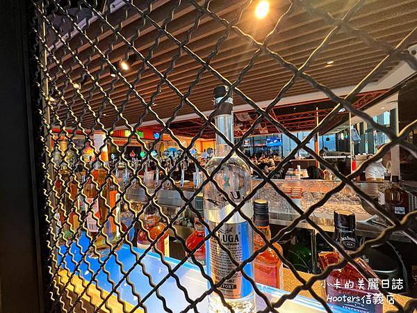 (遠百信義A13美食)Hooters美式餐廳(信義店)/(完 (遠百信義A13美食)Hooters美式餐廳(信義店)/(完