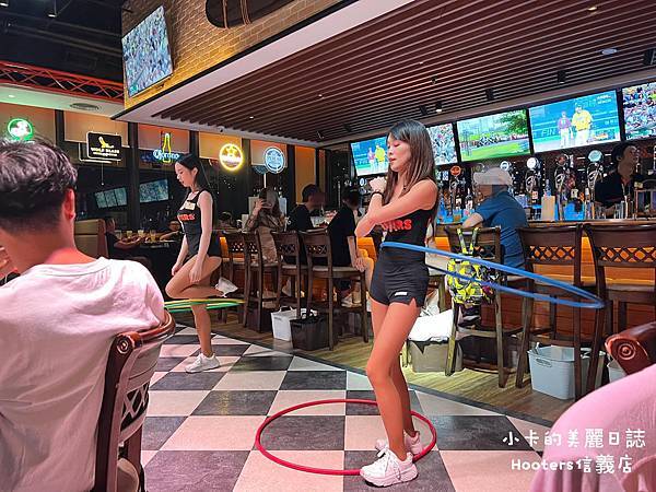 (遠百信義A13美食)Hooters美式餐廳(信義店)/(完 (遠百信義A13美食)Hooters美式餐廳(信義店)/(完