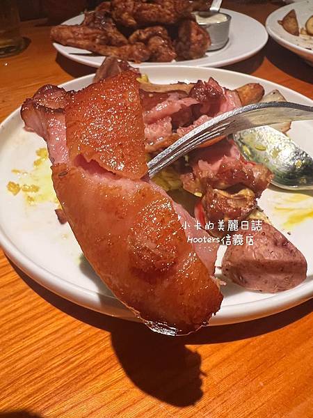 (遠百信義A13美食)Hooters美式餐廳(信義店)/(完 (遠百信義A13美食)Hooters美式餐廳(信義店)/(完