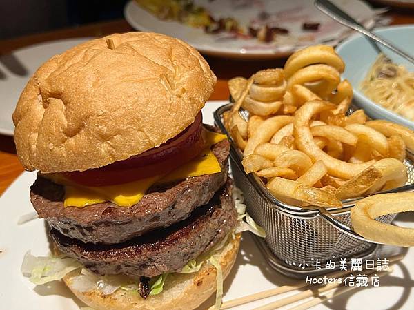 (遠百信義A13美食)Hooters美式餐廳(信義店)/(完 (遠百信義A13美食)Hooters美式餐廳(信義店)/(完