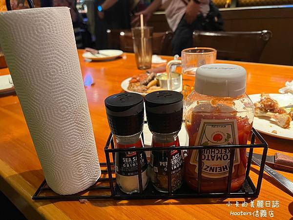 (遠百信義A13美食)Hooters美式餐廳(信義店)/(完 (遠百信義A13美食)Hooters美式餐廳(信義店)/(完