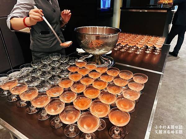 台北艾麗酒店【婚禮宴會廳】俐落線條鮮明的格局,空間寬敞無柱,