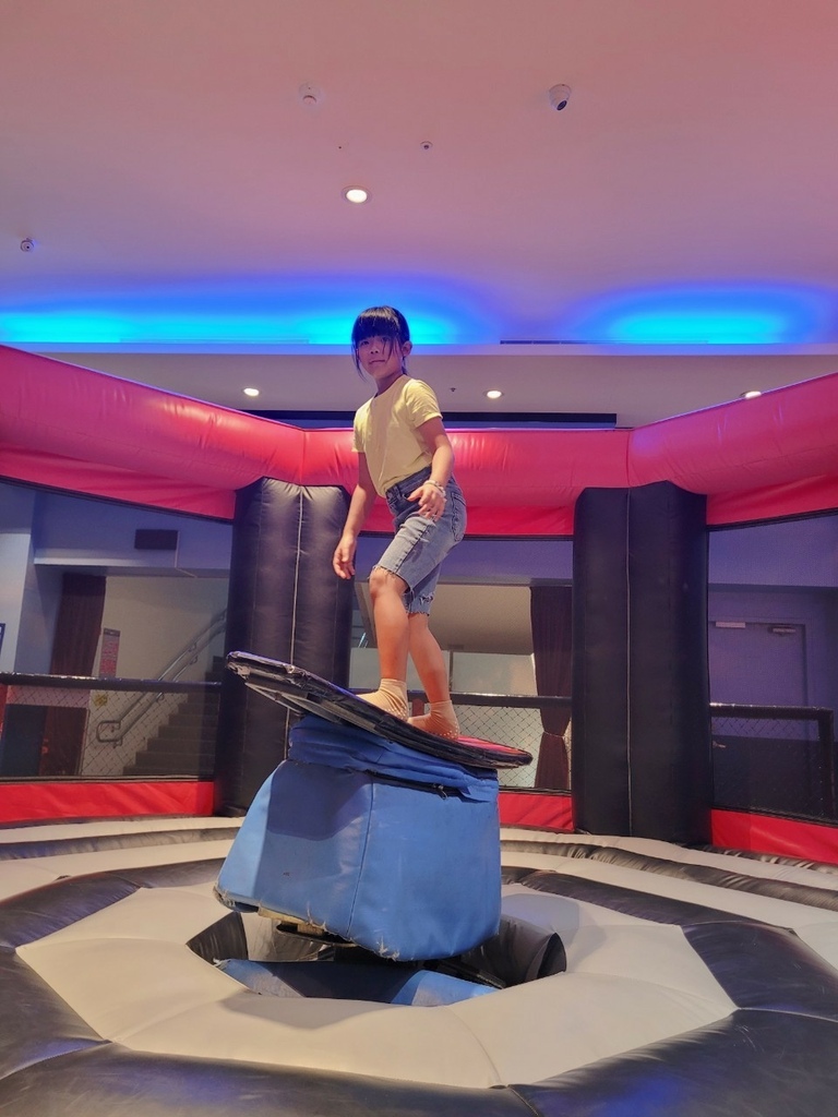 ♥【宜蘭。蘇澳】空氣島彈跳工廠 彈跳床 碰碰車 空氣槍 電玩 ♥【宜蘭。蘇澳】空氣島彈跳工廠 彈跳床 碰碰車 空氣槍 電玩