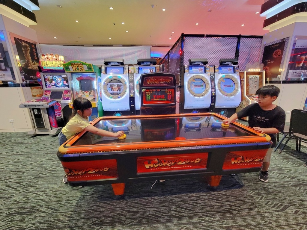 ♥【宜蘭。蘇澳】空氣島彈跳工廠 彈跳床 碰碰車 空氣槍 電玩 ♥【宜蘭。蘇澳】空氣島彈跳工廠 彈跳床 碰碰車 空氣槍 電玩
