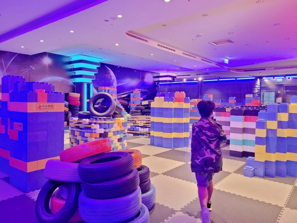 ♥【宜蘭。蘇澳】空氣島彈跳工廠 彈跳床 碰碰車 空氣槍 電玩 ♥【宜蘭。蘇澳】空氣島彈跳工廠 彈跳床 碰碰車 空氣槍 電玩