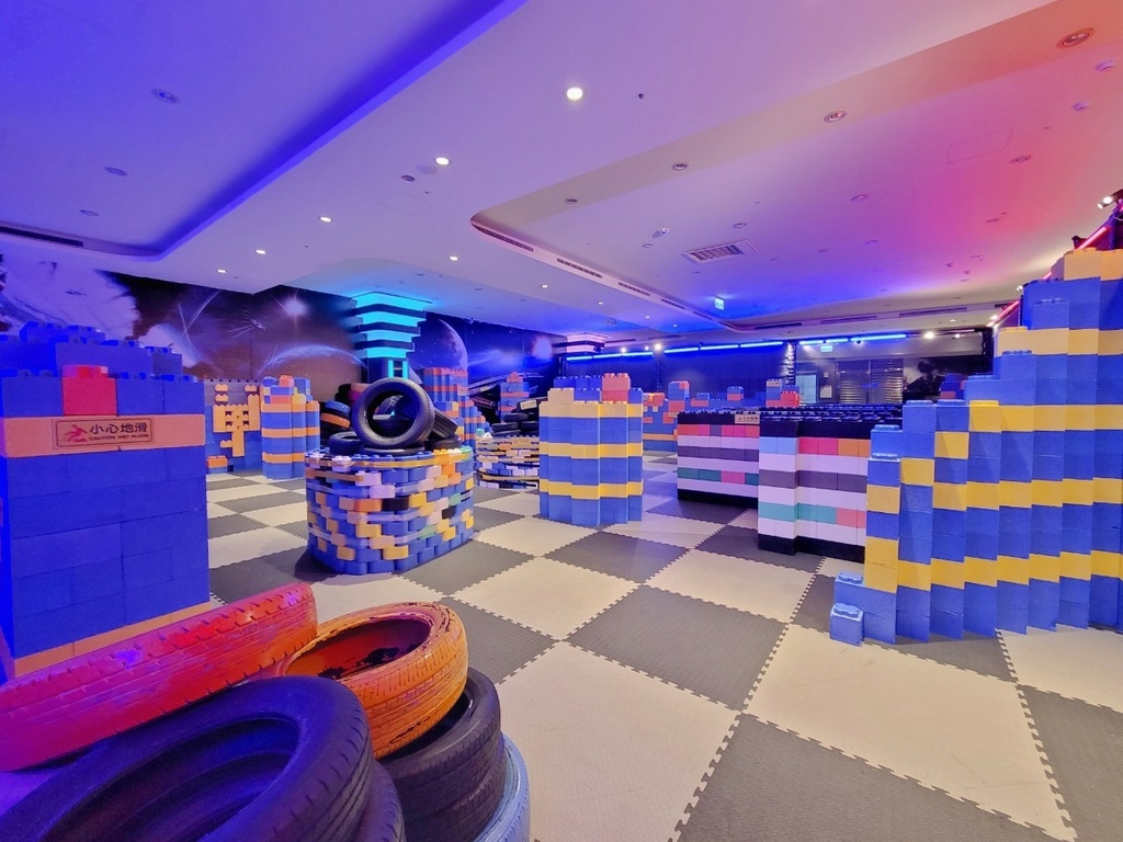 ♥【宜蘭。蘇澳】空氣島彈跳工廠 彈跳床 碰碰車 空氣槍 電玩 ♥【宜蘭。蘇澳】空氣島彈跳工廠 彈跳床 碰碰車 空氣槍 電玩