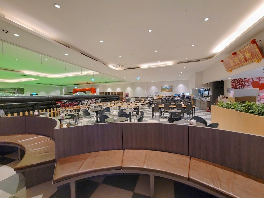 ♥【宜蘭。蘇澳】空氣島彈跳工廠 彈跳床 碰碰車 空氣槍 電玩 ♥【宜蘭。蘇澳】空氣島彈跳工廠 彈跳床 碰碰車 空氣槍 電玩