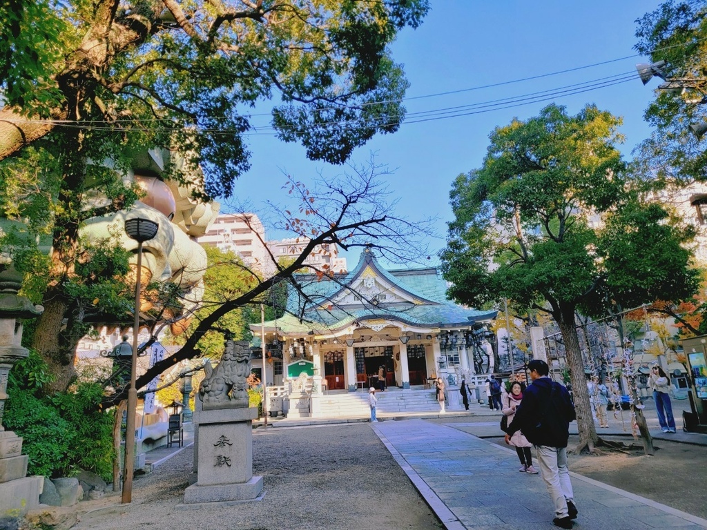 ♥【日本。大阪】難波八阪神社 超巨大開嘴石獅造型 可愛小神社