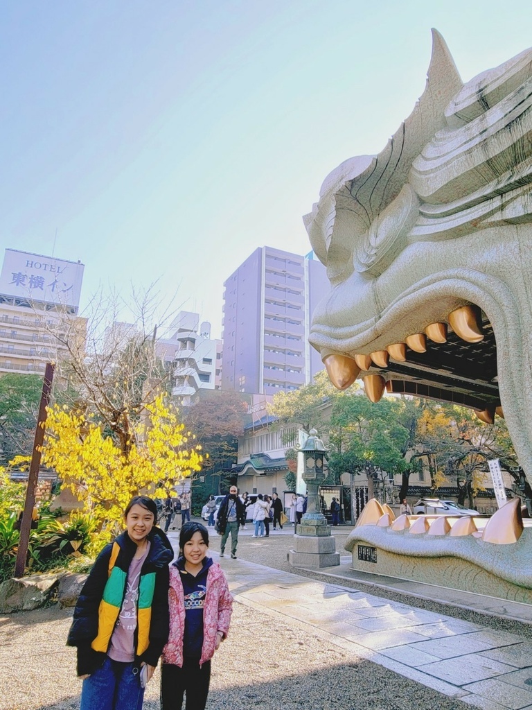 ♥【日本。大阪】難波八阪神社 超巨大開嘴石獅造型 可愛小神社