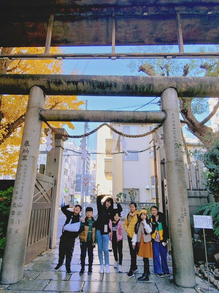 ♥【日本。大阪】難波八阪神社 超巨大開嘴石獅造型 可愛小神社