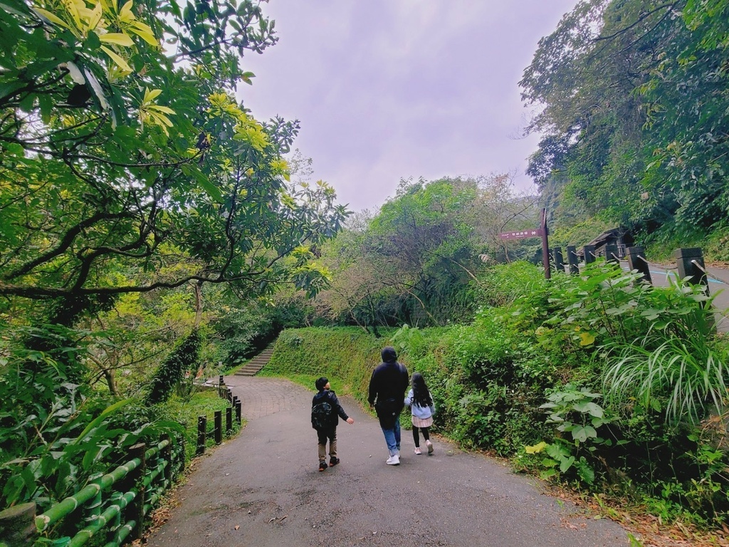 ♥【基隆。暖暖】隆暖東峽谷步道小散步+暖暖運動公園兒童遊戲場