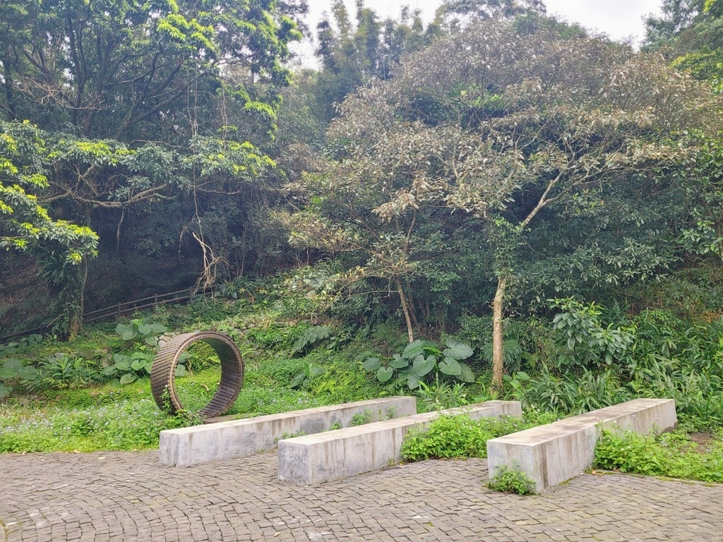 ♥【基隆。暖暖】隆暖東峽谷步道小散步+暖暖運動公園兒童遊戲場