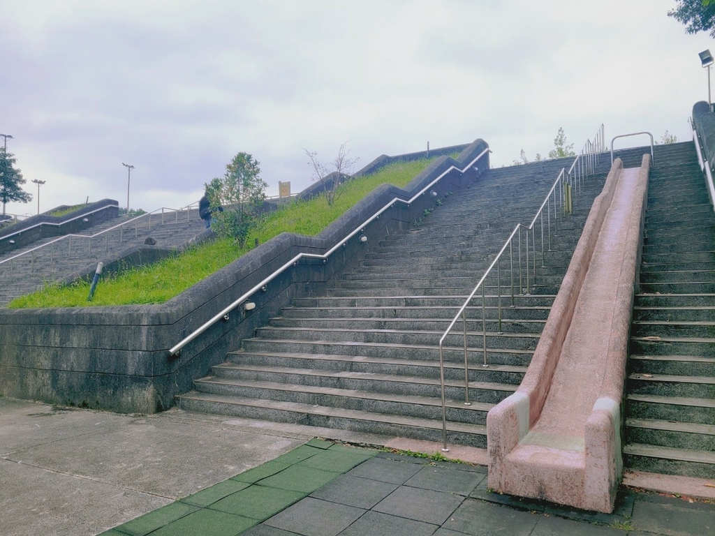 ♥【基隆。暖暖】隆暖東峽谷步道小散步+暖暖運動公園兒童遊戲場