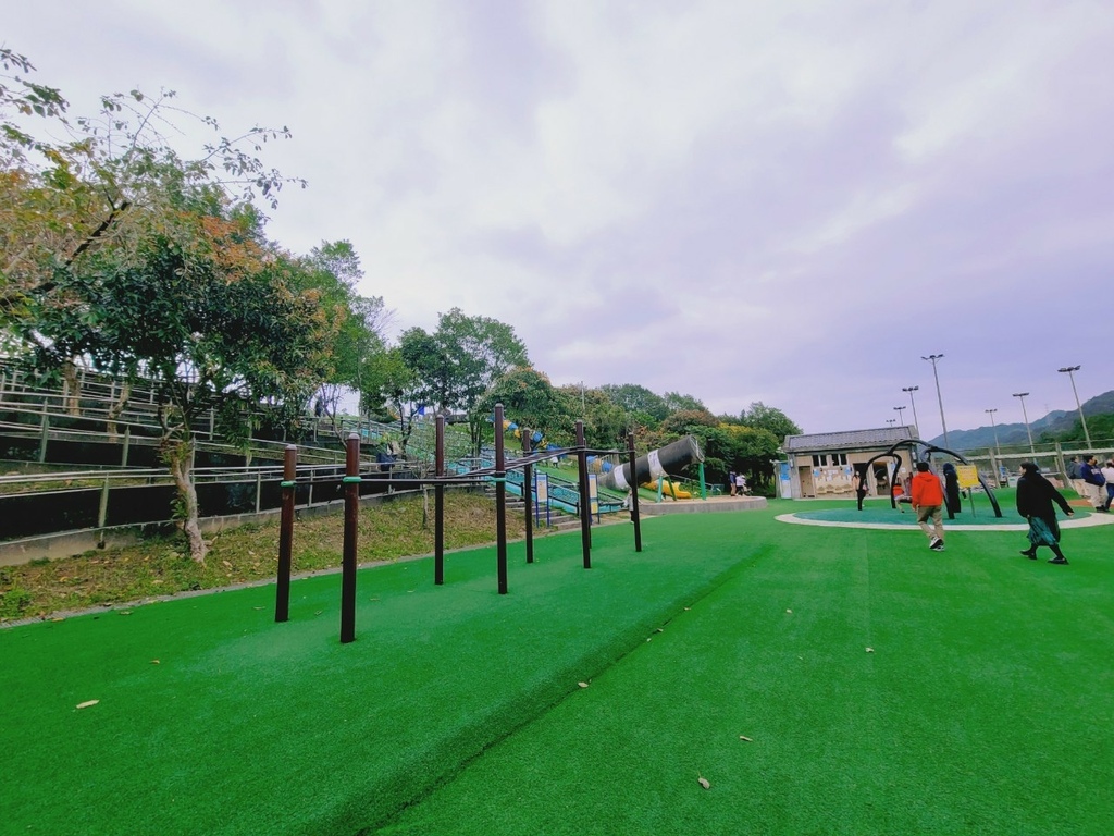 ♥【基隆。暖暖】隆暖東峽谷步道小散步+暖暖運動公園兒童遊戲場