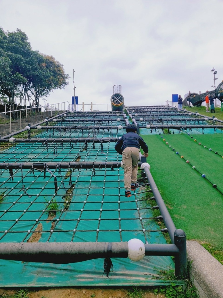 ♥【基隆。暖暖】隆暖東峽谷步道小散步+暖暖運動公園兒童遊戲場