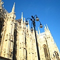 藍天下的米蘭大教堂