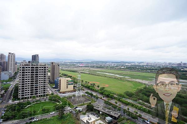 7客廳陽台景3.jpg