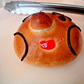 胖子買了麵包超人～好可愛啊～麵包超人的臉應該就是這樣的吧～