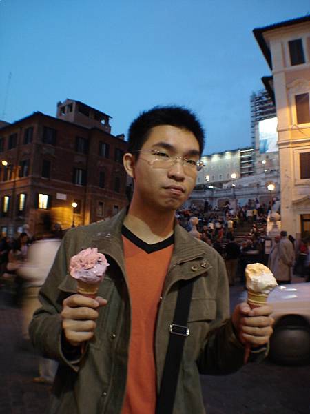 好吃的冰淇淋 這是奧黛莉赫本在羅馬假期中吃的冰啊