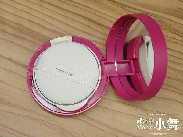 彩妝.更自然的美肌,就要靠飾底!innisfree CC舒芙蕾粉餅開箱(邀稿)