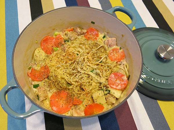 20150813奶油玉米白醬雞腿肉義大利麵