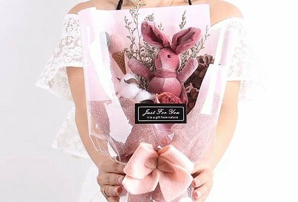 愛禮物 推薦 評價 畢業禮物推薦 娃娃花束 乾燥花束 大學高中研究所 2019禮物清單 創意禮_23.jpg 愛禮物 推薦 評價 畢業禮物推薦 娃娃花束 乾燥花束 大學高中研究所 2019禮物清單 創意禮_23.jpg