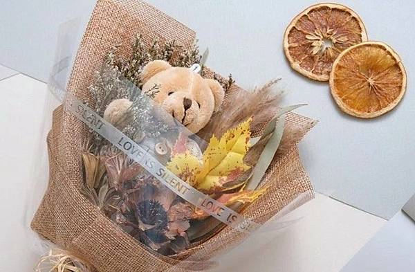 愛禮物 推薦 評價 畢業禮物推薦 娃娃花束 乾燥花束 大學高中研究所 2019禮物清單 創意禮_27.jpg 愛禮物 推薦 評價 畢業禮物推薦 娃娃花束 乾燥花束 大學高中研究所 2019禮物清單 創意禮_27.jpg