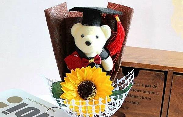 愛禮物 推薦 評價 畢業禮物推薦 娃娃花束 乾燥花束 大學高中研究所 2019禮物清單 創意禮_30.jpg 愛禮物 推薦 評價 畢業禮物推薦 娃娃花束 乾燥花束 大學高中研究所 2019禮物清單 創意禮_30.jpg