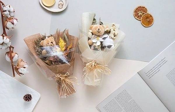 愛禮物 推薦 評價 畢業禮物推薦 娃娃花束 乾燥花束 大學高中研究所 2019禮物清單 創意禮_34.jpg 愛禮物 推薦 評價 畢業禮物推薦 娃娃花束 乾燥花束 大學高中研究所 2019禮物清單 創意禮_34.jpg