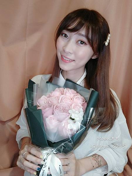 愛禮物 推薦 評價 畢業禮物推薦 娃娃花束 乾燥花束 大學高中研究所 2019禮物清單 創意禮_39.jpg 愛禮物 推薦 評價 畢業禮物推薦 娃娃花束 乾燥花束 大學高中研究所 2019禮物清單 創意禮_39.jpg