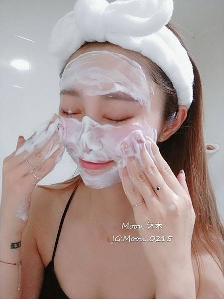 Butybox 06月份 美妝盒 露姬婷洗面乳 防曬噴霧 媞爾妮卸妝水 蘇緹滋養凝膠 莫斯奇諾香水_190_9.jpg Butybox 06月份 美妝盒 露姬婷洗面乳 防曬噴霧 媞爾妮卸妝水 蘇緹滋養凝膠 莫斯奇諾香水_190_9.jpg